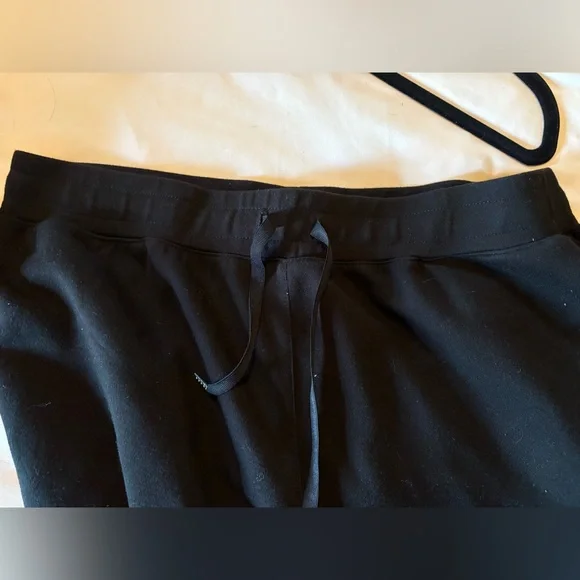 XL Black Sweatsuit in Scuba style material - Picture 5 of 6